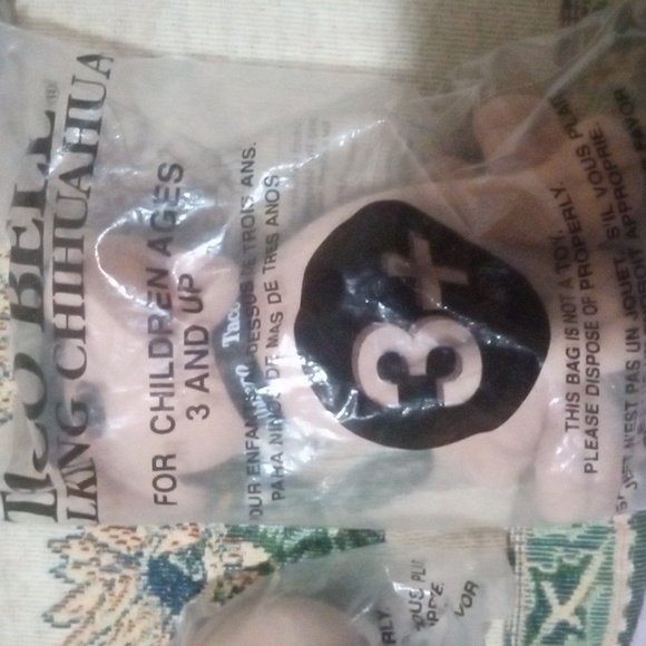 TACO BELL GIDGET CHIHUAHUA DOGS 4 COUNT - Picture 4 of 5